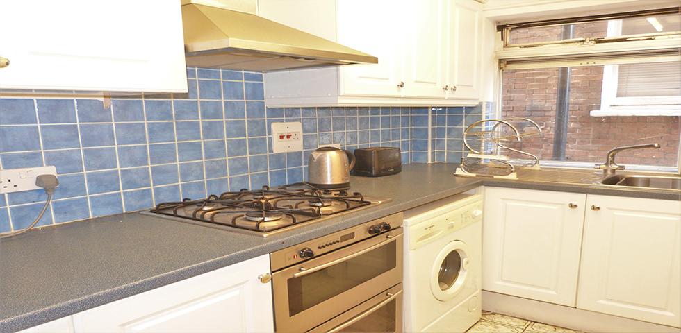 			UNDERGROUND PARKING SPACE!, 1 Bedroom, 1 bath, 1 reception Flat			 Lymington Road, WEST HAMPSTEAD 